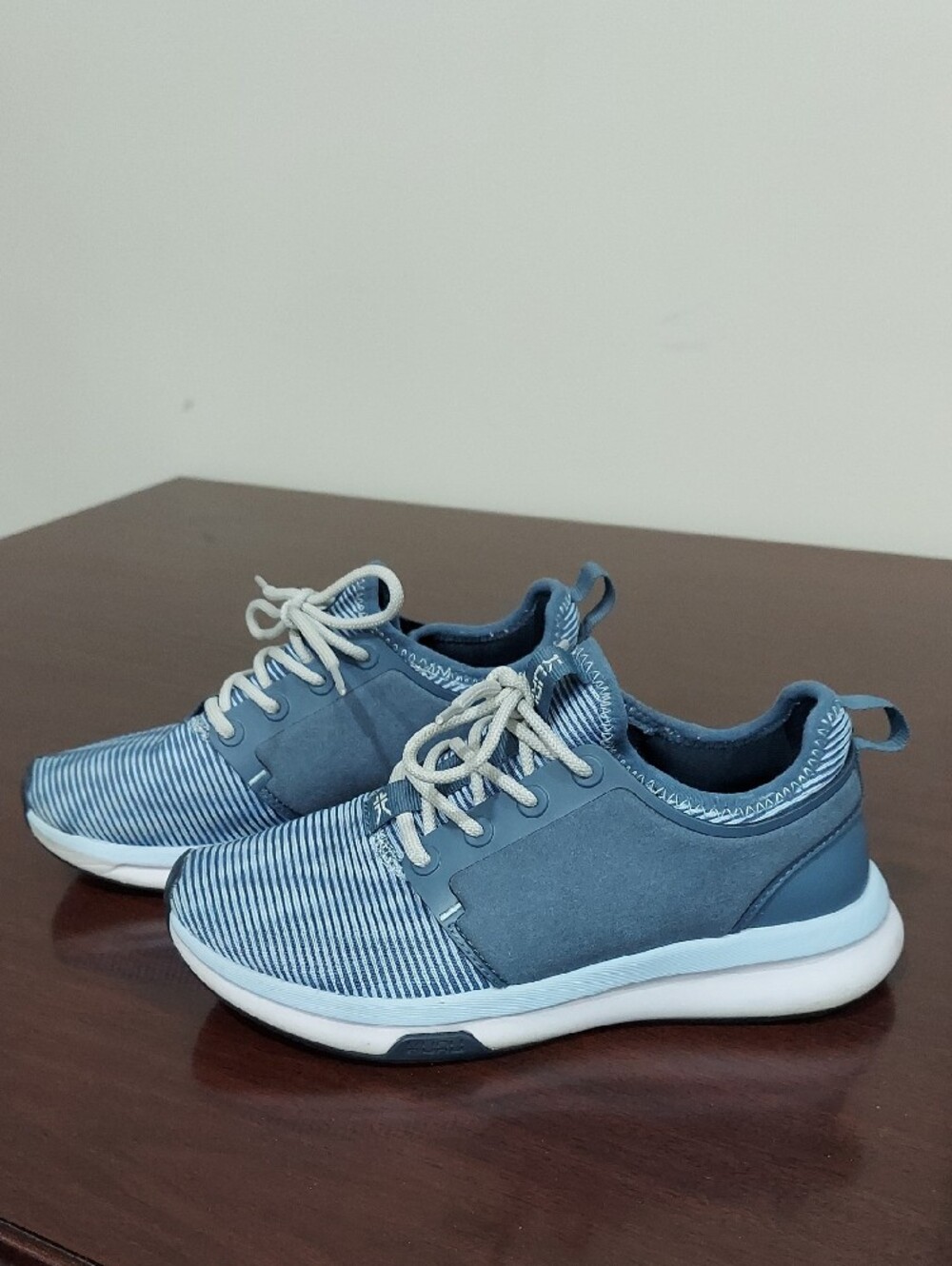 KURU Atom Women's Blue Striped Lightweight Sneakers - Picture 5 of 11